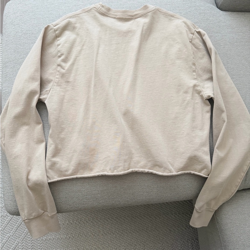 Brandy Melville Sweater - Picture 2 of 4